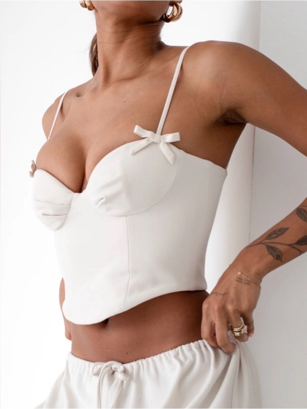 Rumored A little dream  Crop Top with Bow Details